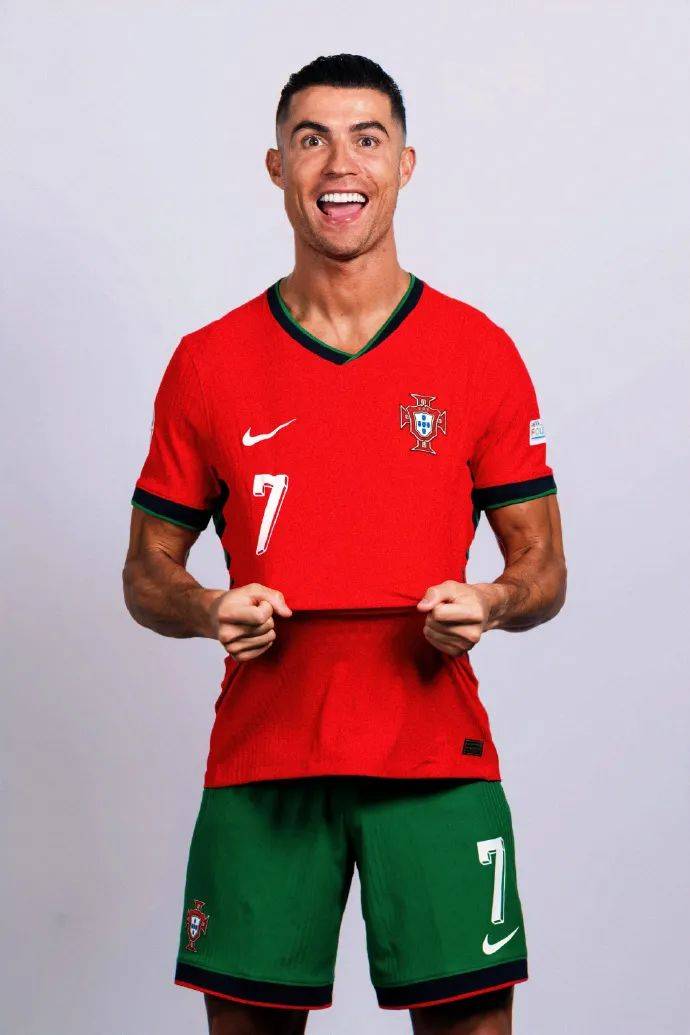 法比安：希望能在贝蒂斯退役；希望佩莱格里尼留下（法比安：愿在贝蒂斯终老，盼佩莱格里尼留任）