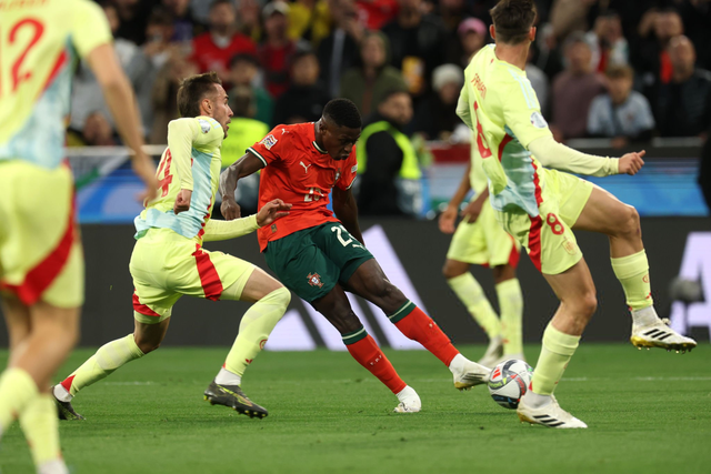 英超 阿森纳VS布伦特福德比分预测 积分排名与争冠形势：欧冠后遗症的考验（英超前瞻：阿森纳vs布伦特福德比分预测，积分态势与争冠格局，欧冠后遗影响考验）