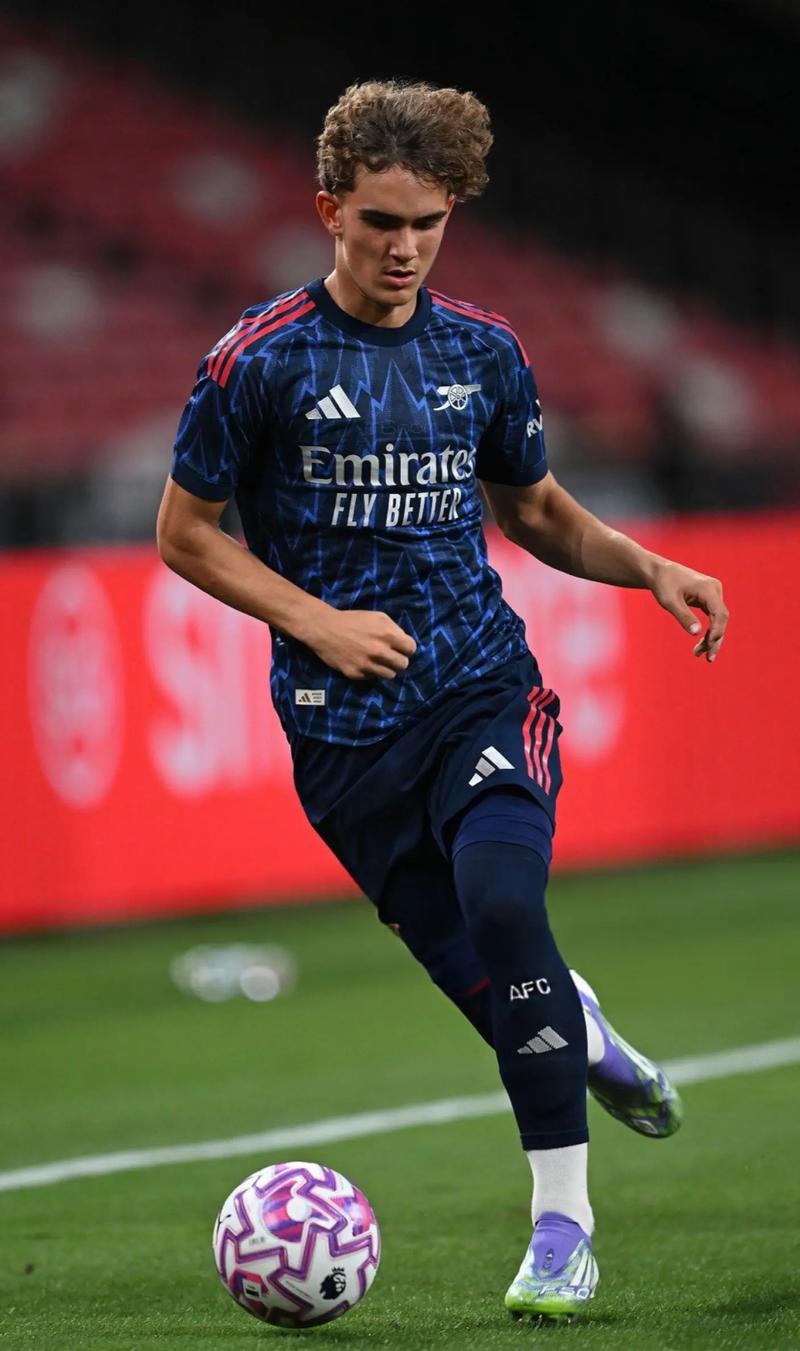 里贝里社交媒体分享与齐达内合照（里贝里在社交平台晒与齐达内合影）