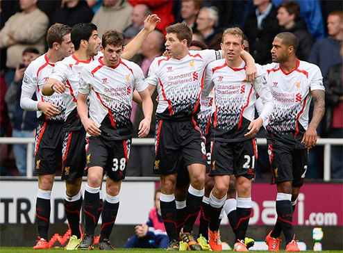 吉拉西无缘2025非洲足球先生奖，他的哥哥在社媒表达不满（吉拉西无缘2025年非洲足球先生，其兄在社交媒体表达不满）