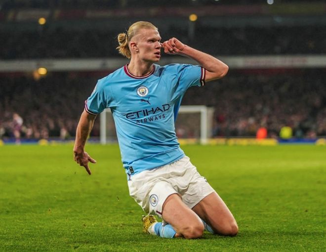 马德兴：中国足球管理组织没上道，没有协调好内卷和外战矛盾（马德兴：足球管理层仍不到位，内卷与外战冲突处理不当）