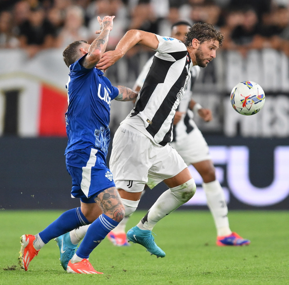 爱媒：奥林匹克峰会建议放宽对俄参赛限制，但欧足联仍维持禁令（爱媒称：奥林匹克峰会建议放松俄运动员参赛限制，欧足联禁令不变）