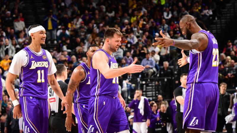 足球国足U23小将爆射破门，引网友赞叹（国足U23小将重炮破门，网友齐声点赞）