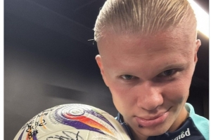 比利时11月世预赛大名单：库尔图瓦领衔，多库、特罗萨德在列（比利时公布11月世预赛名单：库尔图瓦领军，多库、特罗萨德入选）